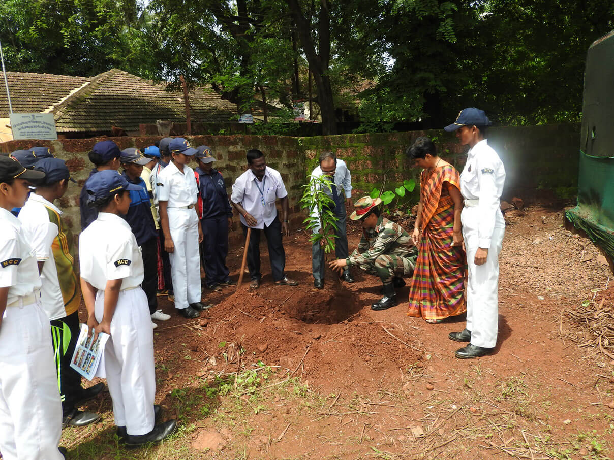 colonel-saikia-visited-gogete-joglekar-college