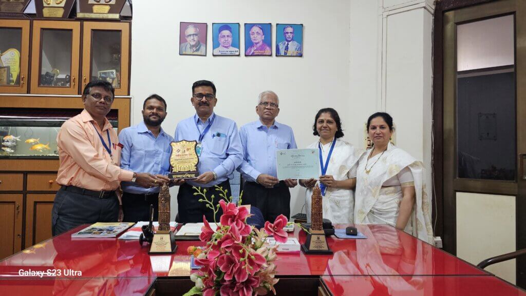 गोगटे जोगळेकर महाविद्यालयाला जिल्हा प्रशासनाचा ‘उत्कृष्ट महाविद्यालय पुरस्कार – २०२४’ प्रदान