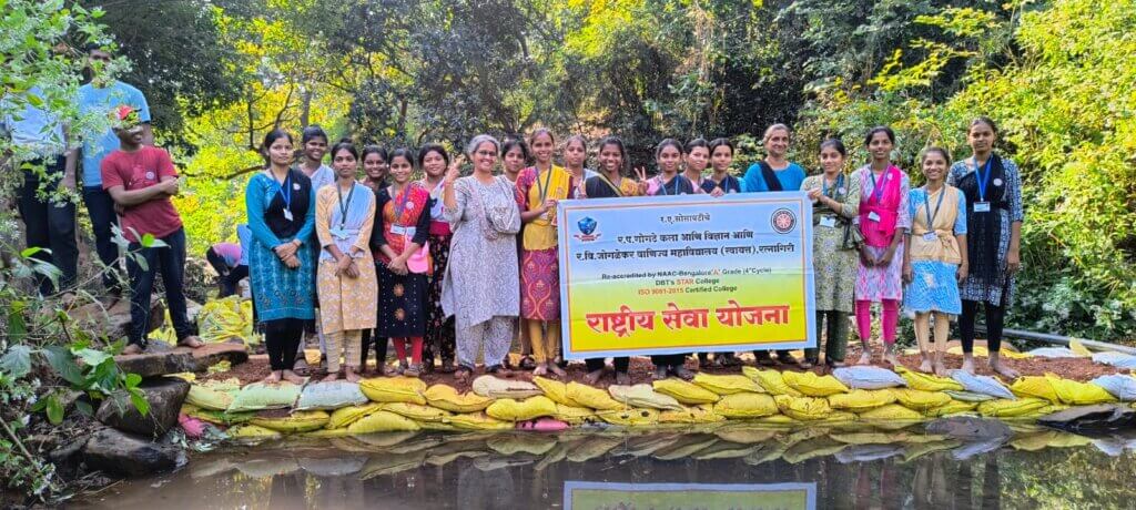 'राष्ट्रीय सेवा योजना सकारात्मक उर्जास्त्रोत' – प्राचार्य डॉ. मकरंद साखळकर ; निवासी शिबिराचा यशस्वी सांगता समारंभ संपन्न