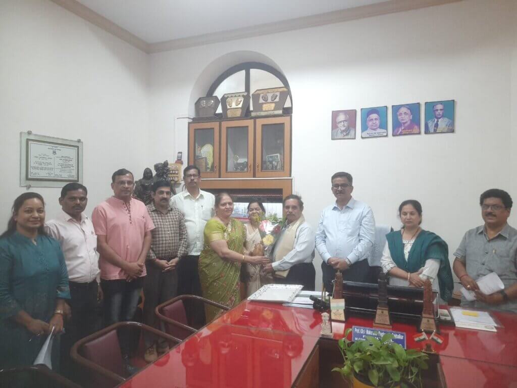 गोगटे-जोगळेकर महाविद्यालयातील रसायनशास्त्र विभागप्रमुख डॉ. मिलिंद गोरे सेवानिवृत्त