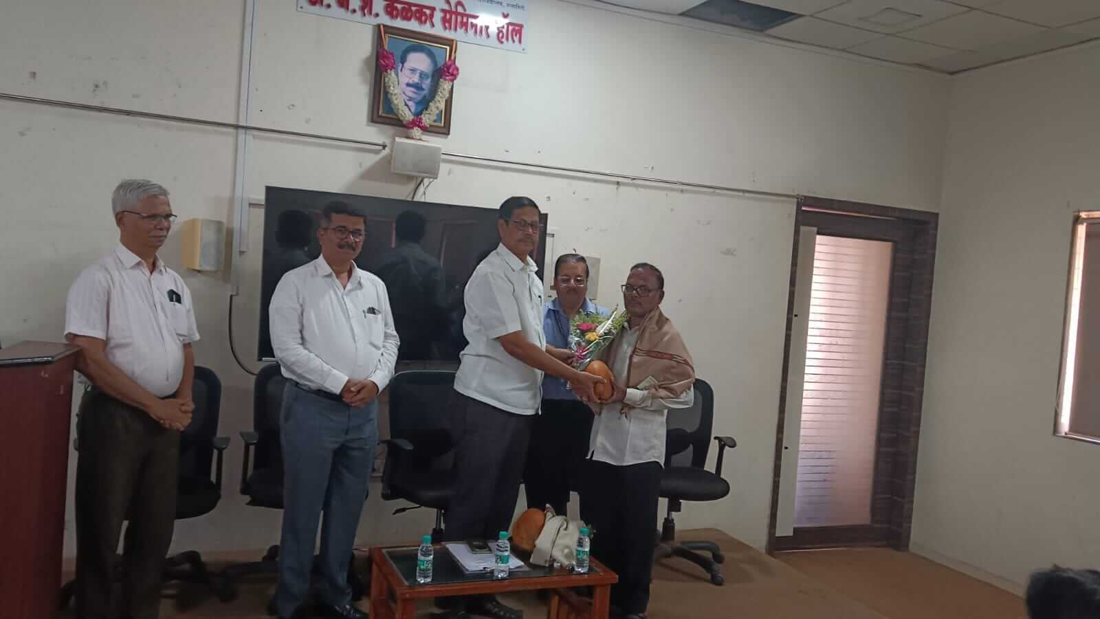 निवृत्तीनिमित्ताने शुभेच्छा समारंभ