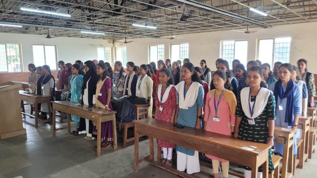 राष्ट्रीय-गीत-वंदे-मातरम्-सामूहिक-गायन-1