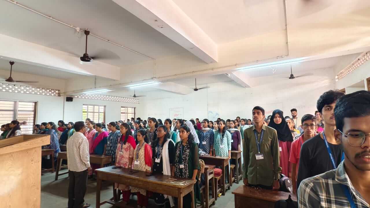 राष्ट्रीय-गीत-वंदे-मातरम्-सामूहिक-गायन-4