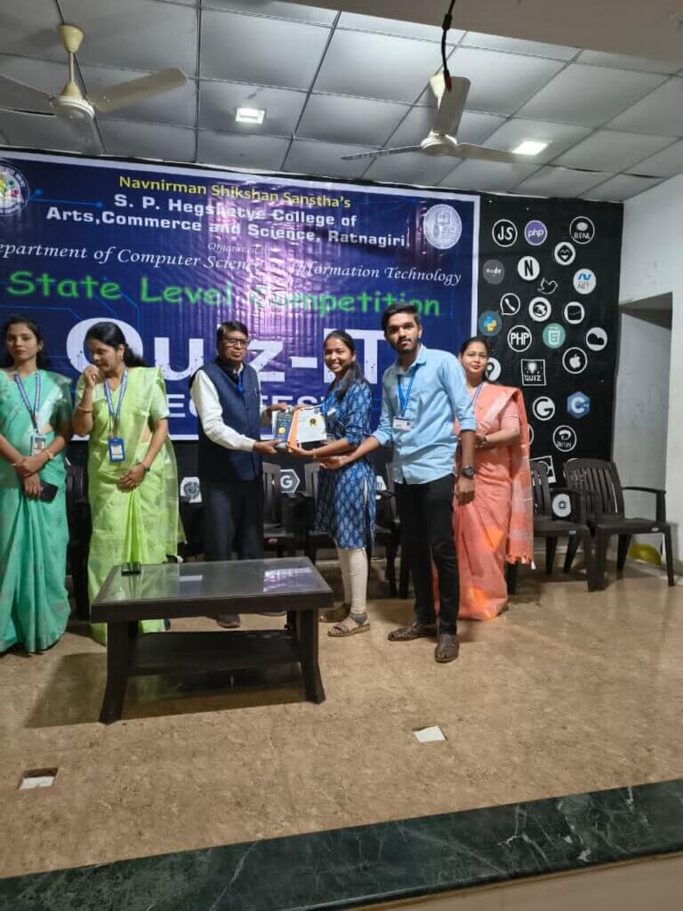'राज्यस्तरीय टेकफेस्टमध्ये' संगणकशास्त्र व माहिती तंत्रज्ञान विभागाच्या विद्यार्थ्यांचे सुयश