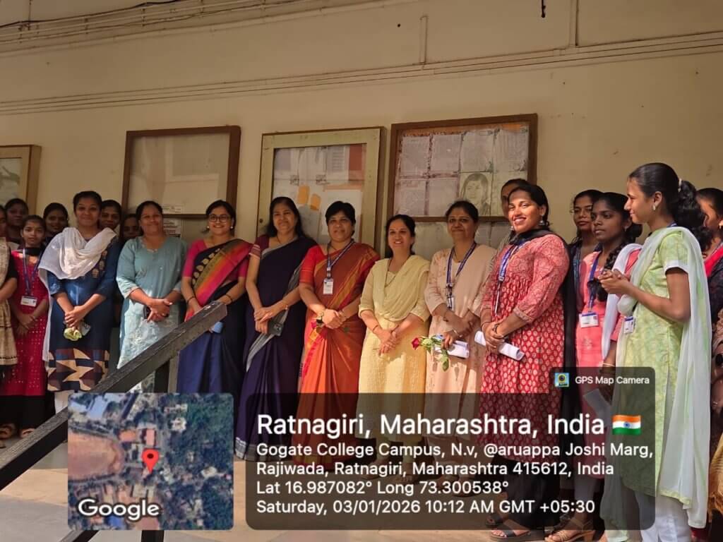 गोगटे जोगळेकर महावियालय (स्वायत्त)  वाणिज्य विभागातर्फे 'सावित्रीच्या ज्योती' भित्तीपत्रकाचे अनावरण