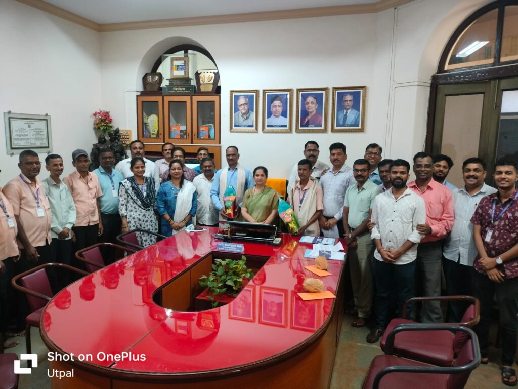 गोगटे जोगळेकर महाविद्यालयाचे  श्री. प्रशांत मुरकर आणि श्री. विजय गोरीवले सेवानिवृत्त