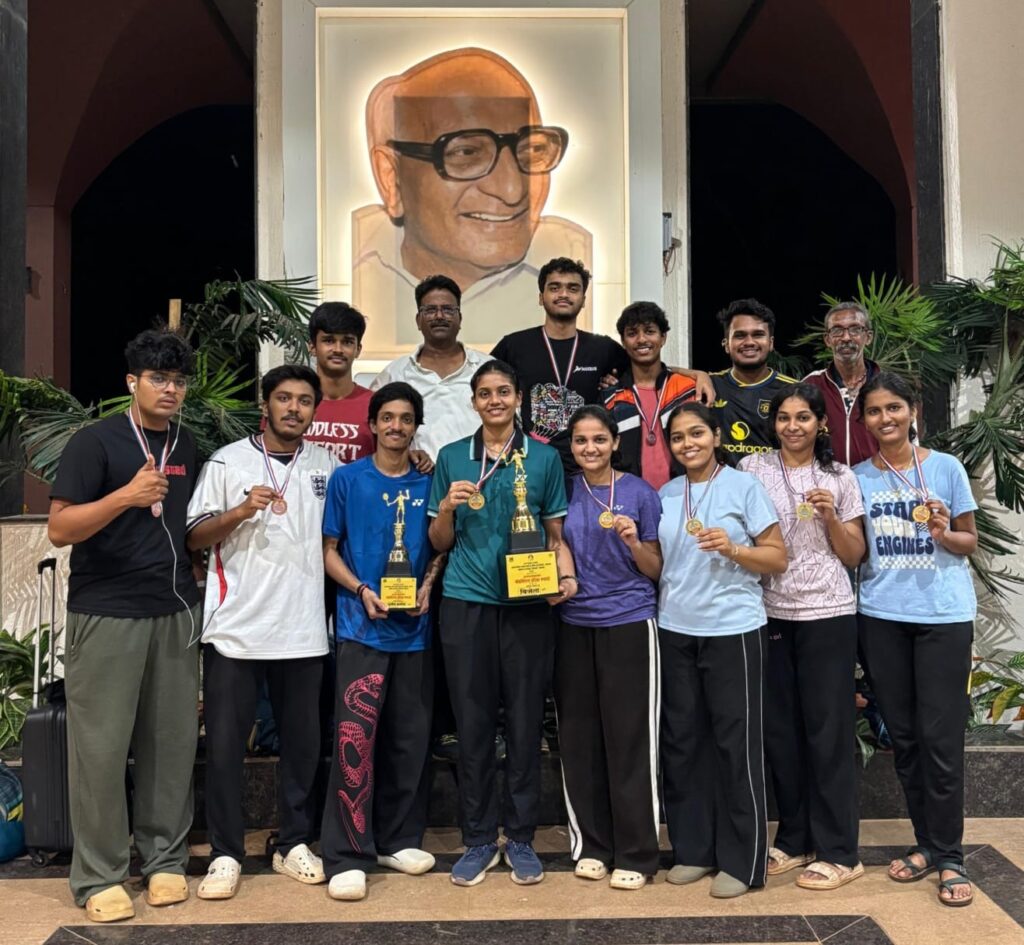गोगटे जोगळेकर महाविद्यालय (स्वायत) महिला संघाने पटकावली सुवर्णपदकासह महिला बॅडमिंटन स्पर्धेतील विजेतेपदाची हॅट्रिक तर पुरुष संघास कांस्य पदक