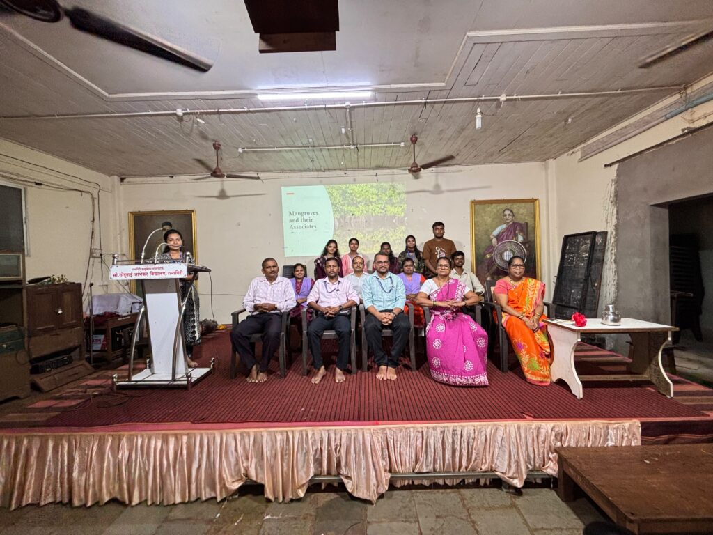 गोदुताई जांभेकर विद्यालयात रंगला  'कांदळवन जनजागृती व प्रदर्शन कार्यक्रम'