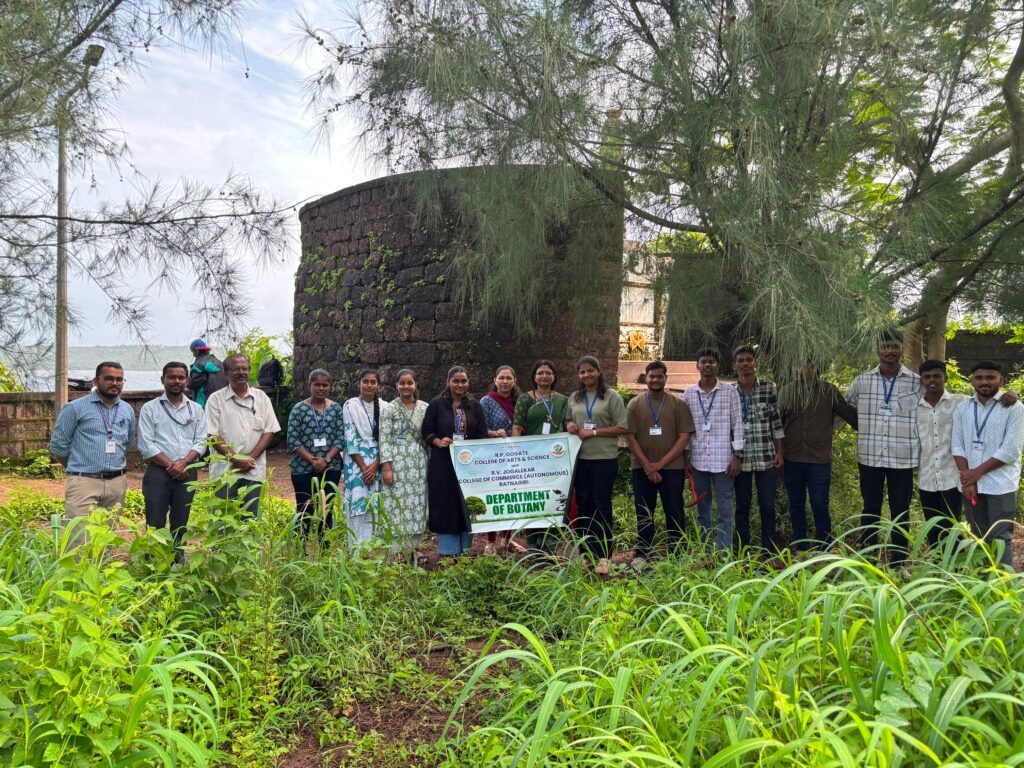 ratnadurg-fort-seed-balls-tree-plantation (2)